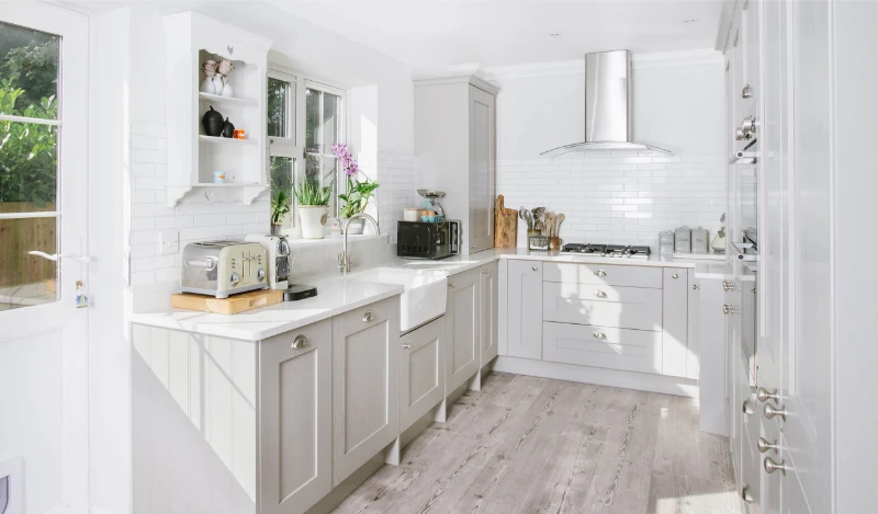 Traditional space saving kitchen