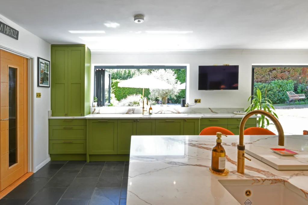 Green Oak Quartz Shaker