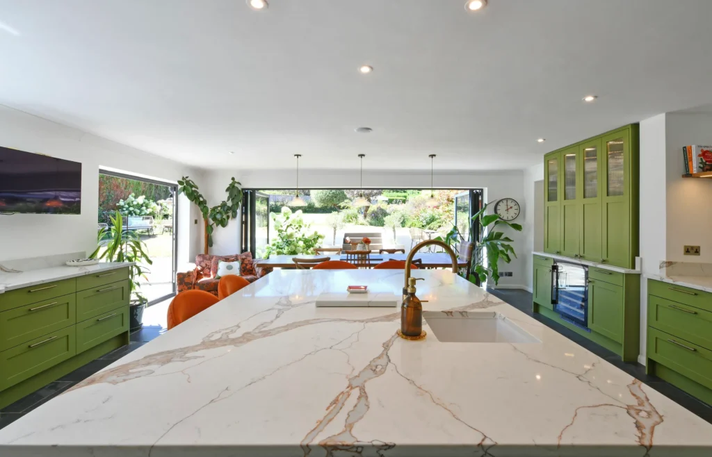 Green Oak Quartz Shaker